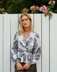 NEO NOIR BLOUSE RISTA DECO DROP LIGHT BLUE