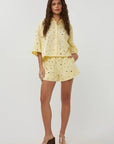 STUDIO AMAYA SHORT NIV STUDS YELLOW