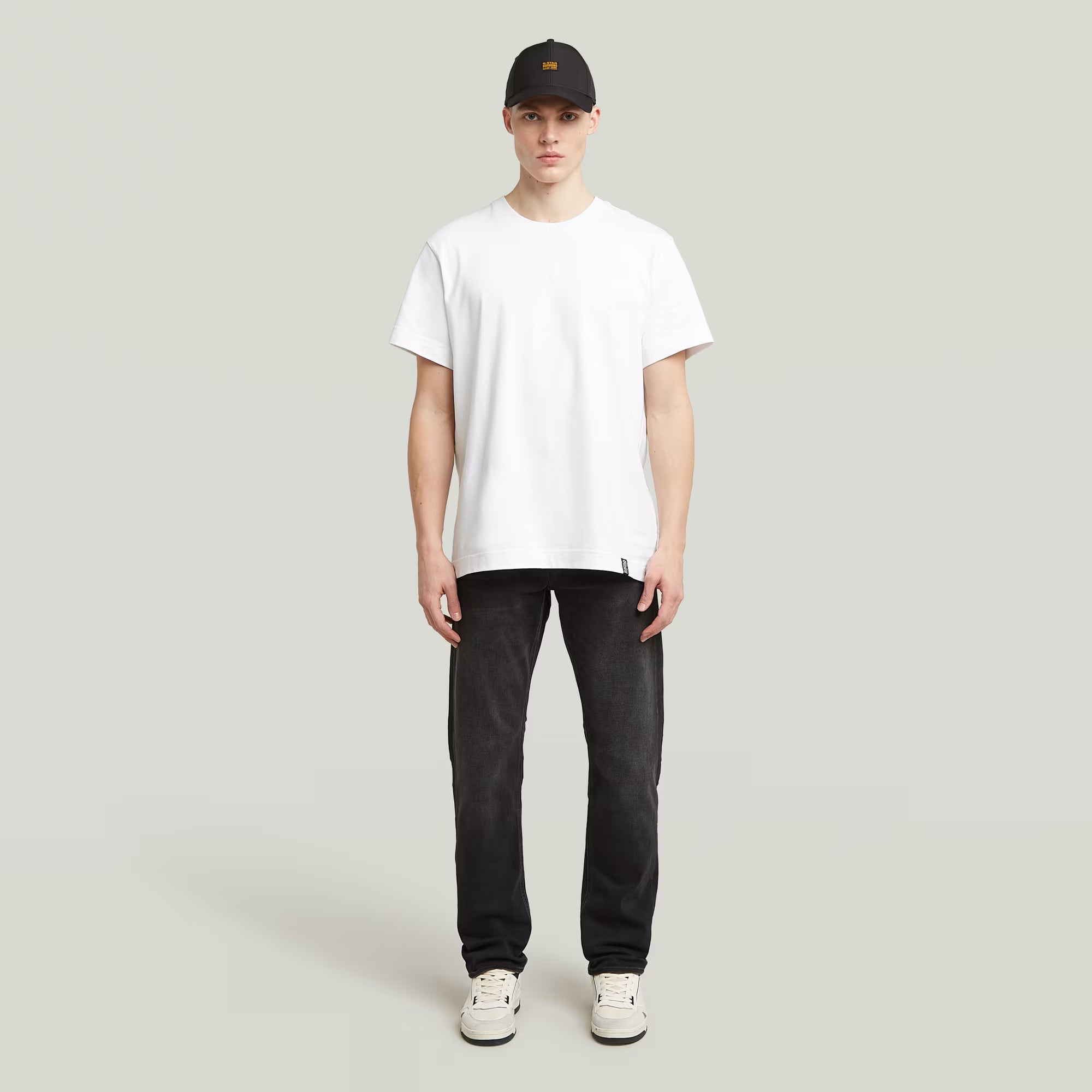 G-STAR RAW MEN JEANS MOSA STRAIGHT FIT WORN IN BLACK MOON
