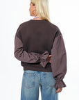MY JEWELLERY SIERADEN SWEATER MET GESTREEPTE MOUWEN BRUIN