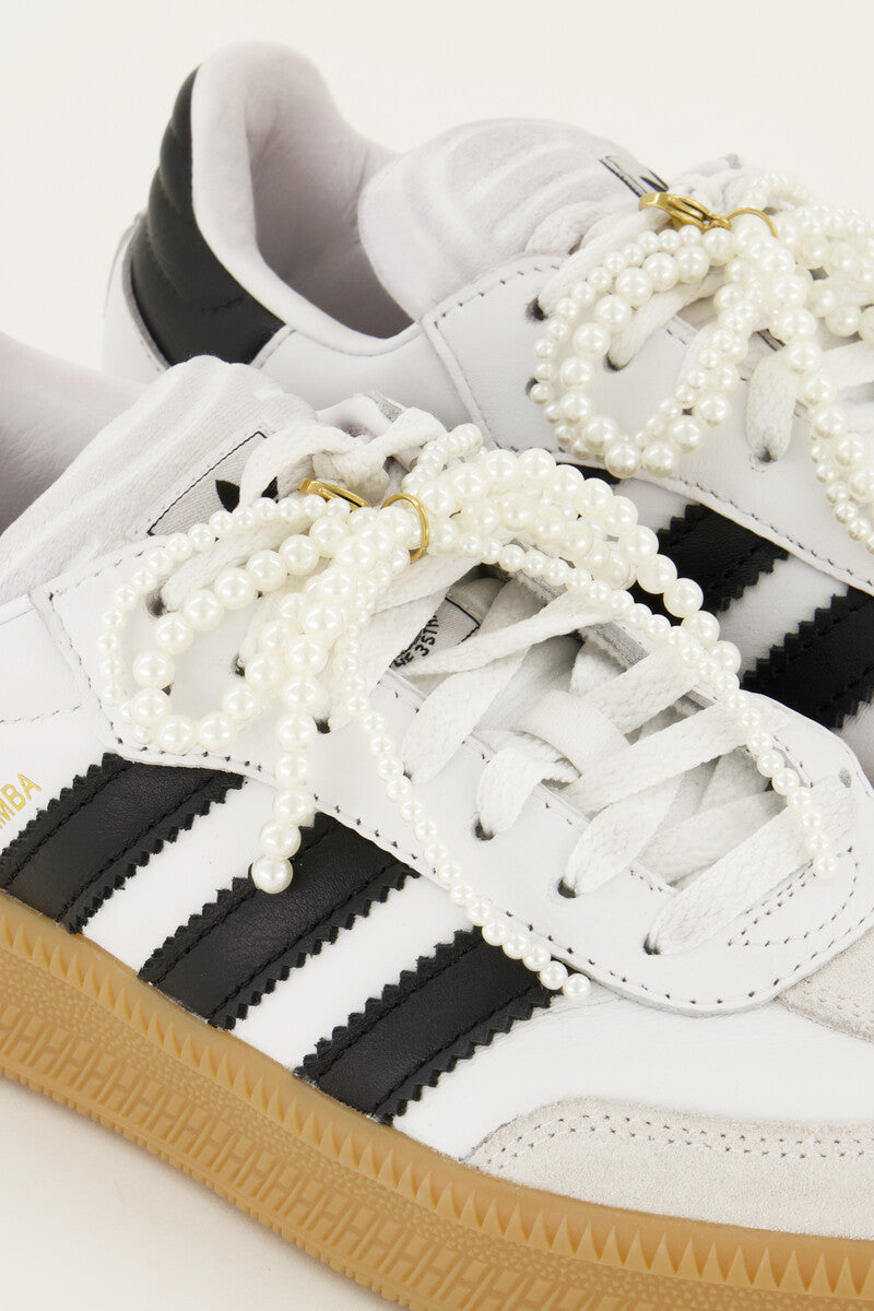 MY JEWELLERY SIERADEN SNEAKER CHARM IMITATIEPARELS WIT