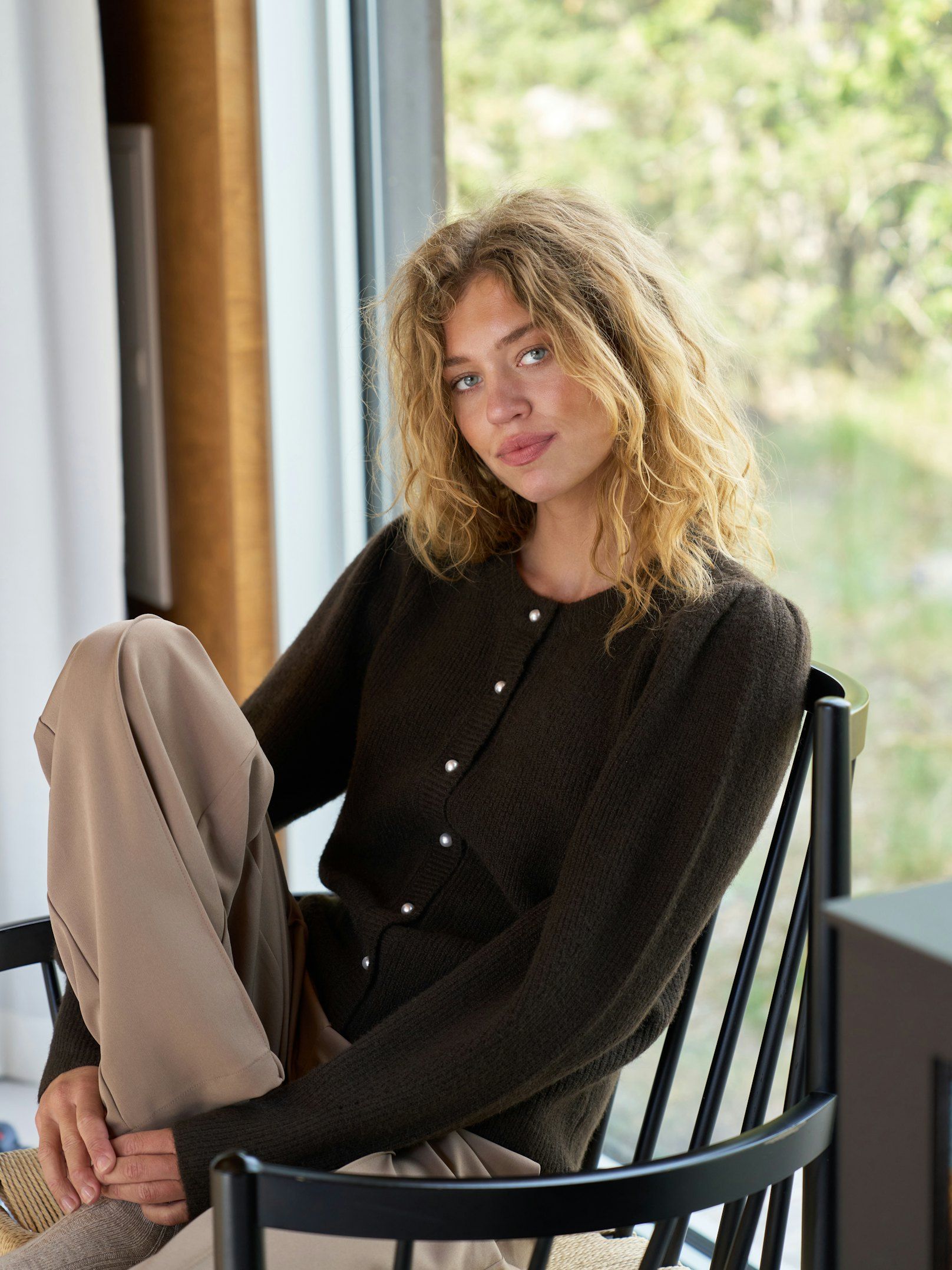 NEO NOIR VEST NUNA KNIT CARDIGAN BROWN