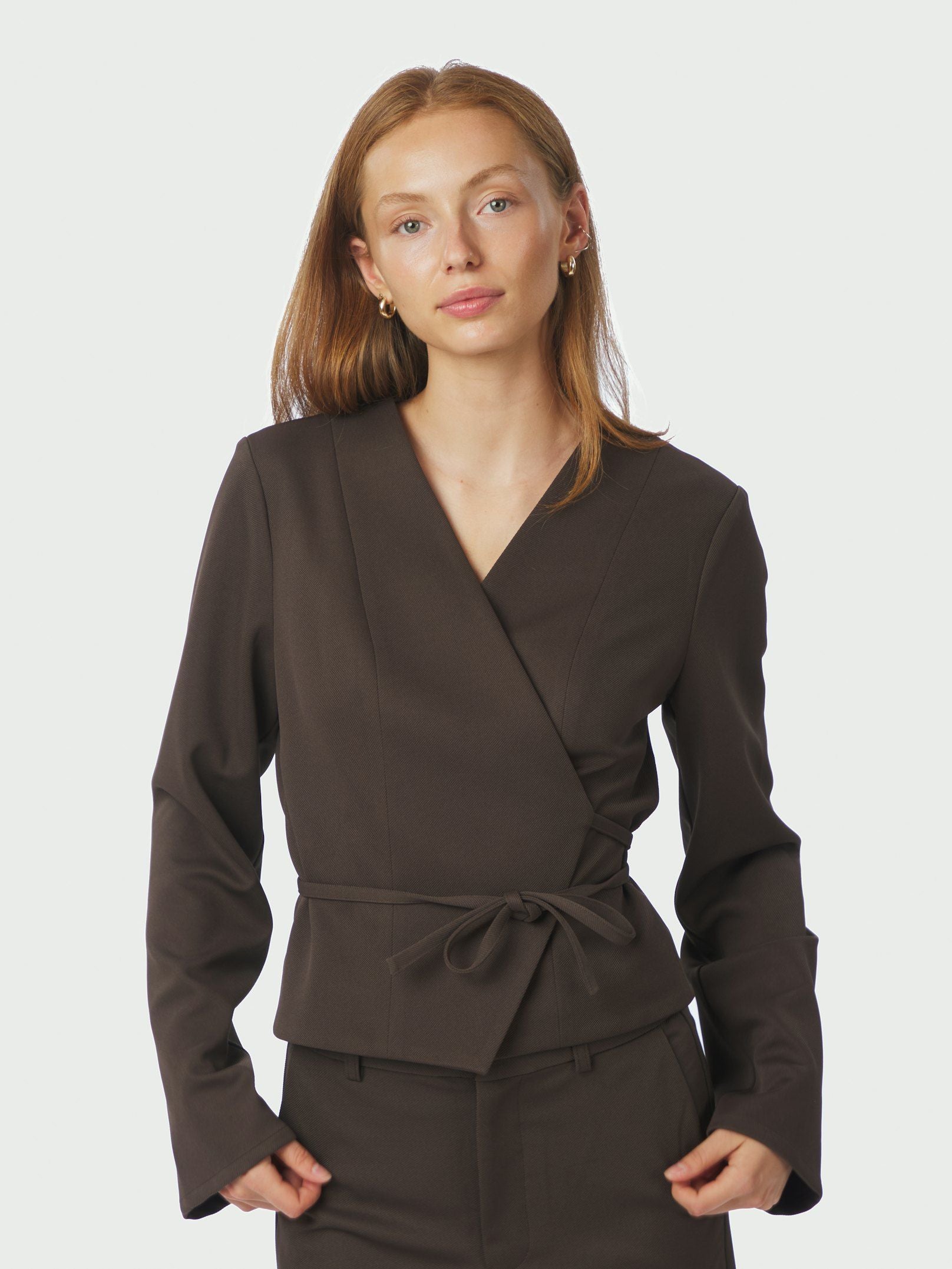 NEO NOIR BLOUSE SIMMI DARK BROWN