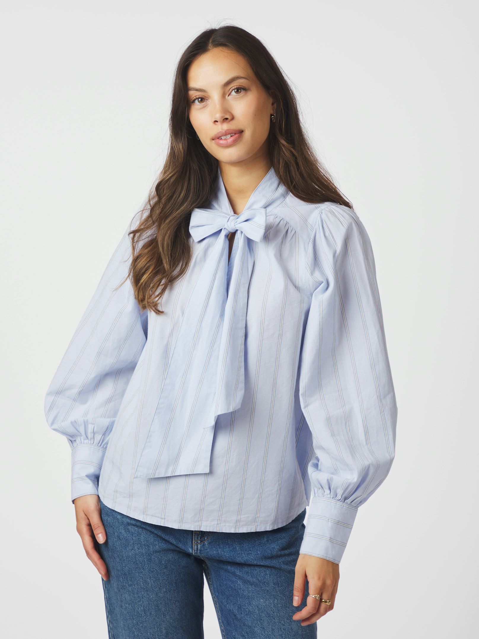 NEO NOIR BLOUSE JAZ BOW STRIPE LIGHT BLUE