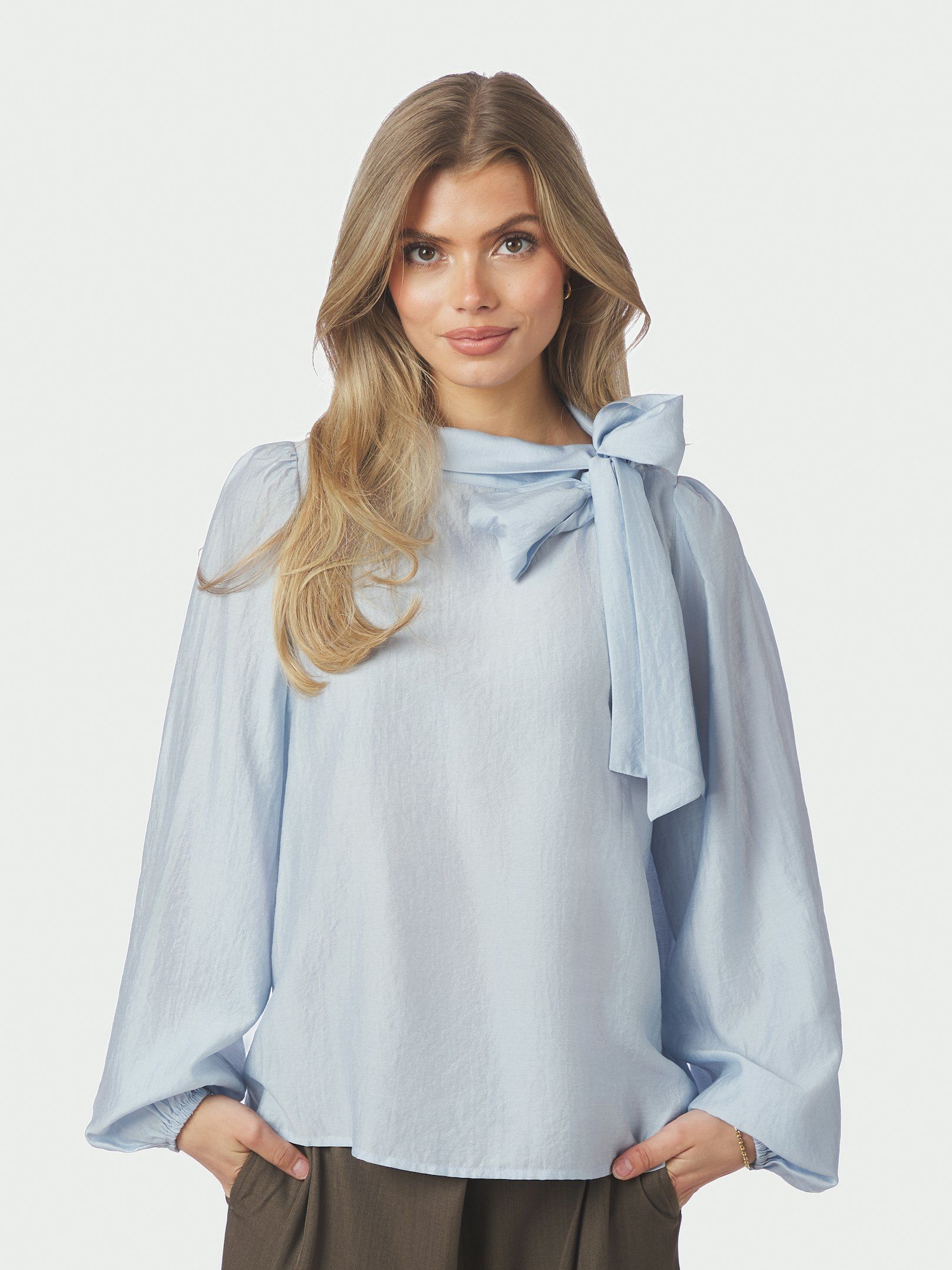 NEO NOIR BLOUSE SELENE CRISP LIGHT BLUE