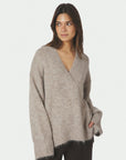 NEO NOIR PULLOVER MELLI FLUFFY KNIT BEIGE MELANGE