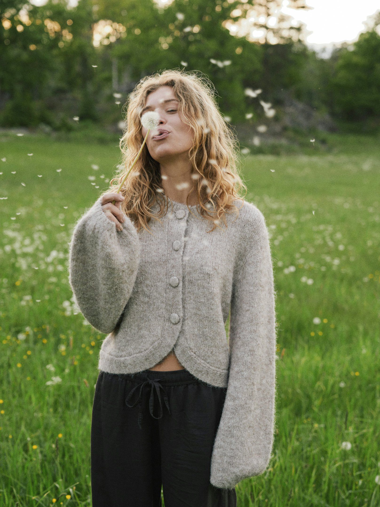 NEO NOIR VEST GIO FLUFFY KNIT CARDIGAN BEIGE MELANGE