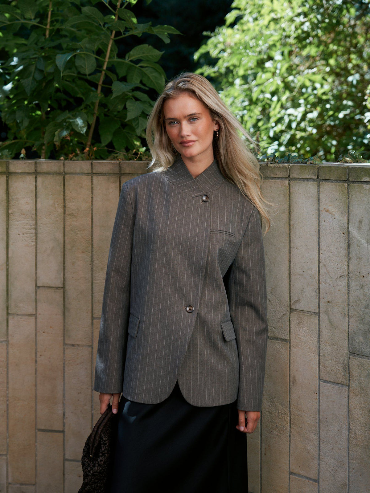 NEO NOIR BLAZER NERINE PINSTRIPE DARK TAUPE