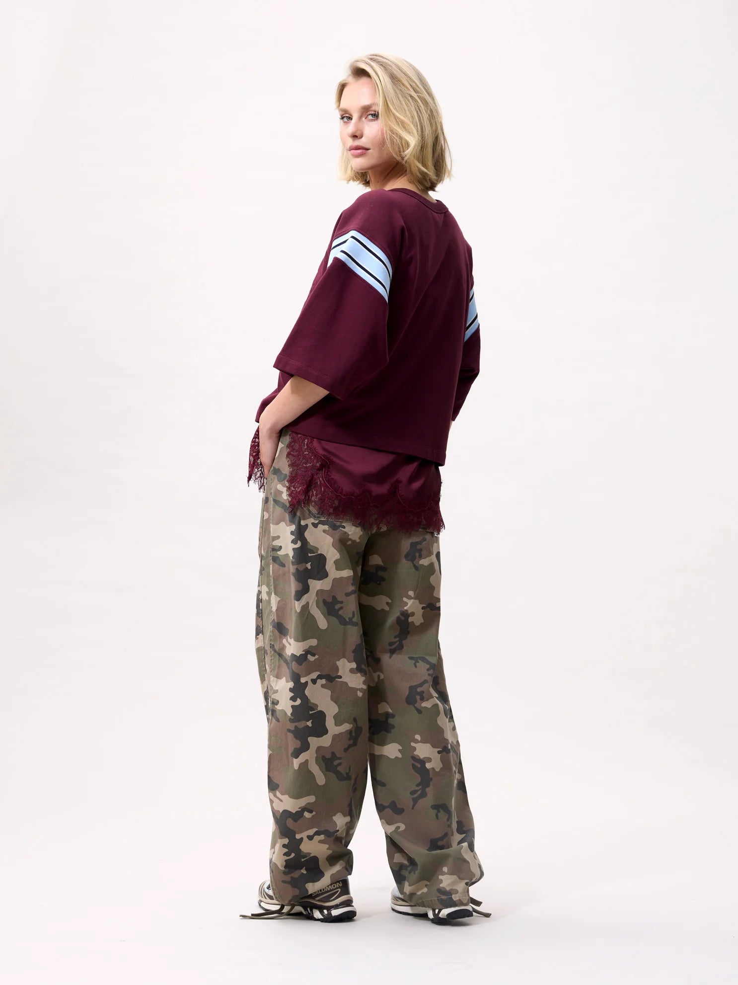 CATWALK JUNKIE SWEATER SPORTY GRAPHIC SHORT SLEEVE MERLOT