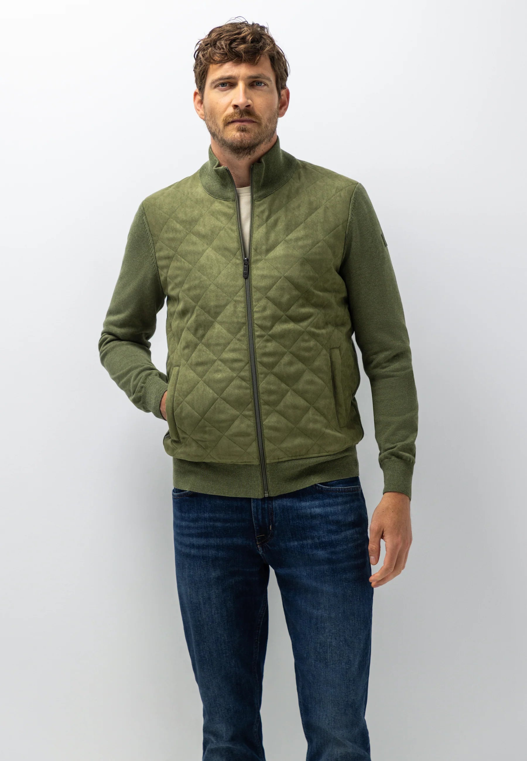 STATE OF ART VEST MET DOORGESTIKTE VOORZIJDE MOSGROEN