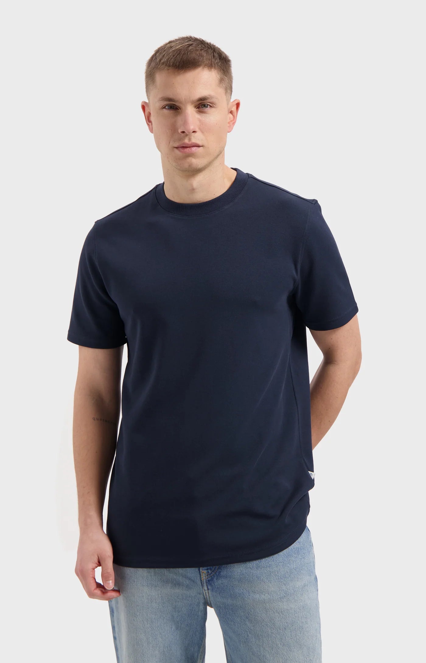 LAW OF THE SEA T-SHIRT OUTCROP BASIC TEE SKY CAPTAIN