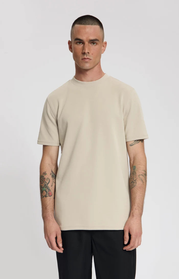 LAW OF THE SEA T-SHIRT OUTCROP BASIC TEES FEATHER GREY