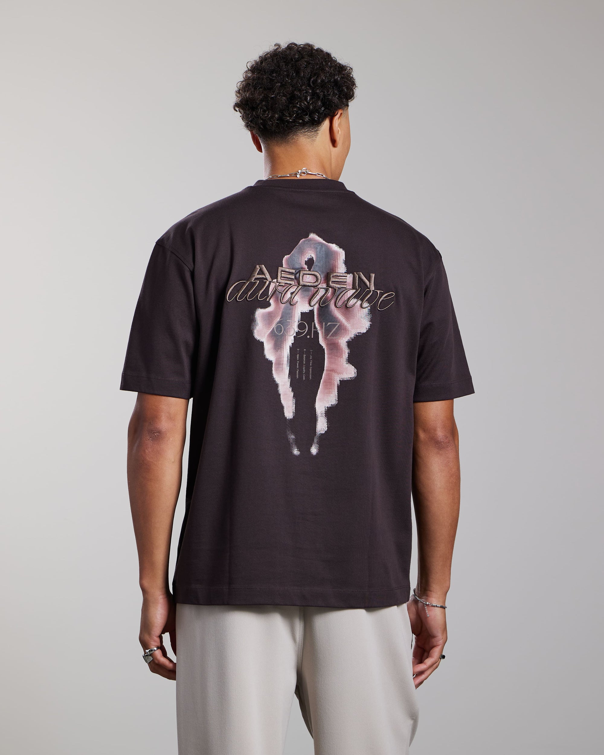 AEDEN T-SHIRT LUCIUS TEE GANACHE