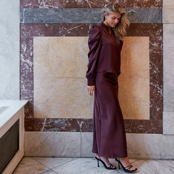 NEO NOIR ROK VICKY HEAVY SATEEN SKIRT BURGUNDY