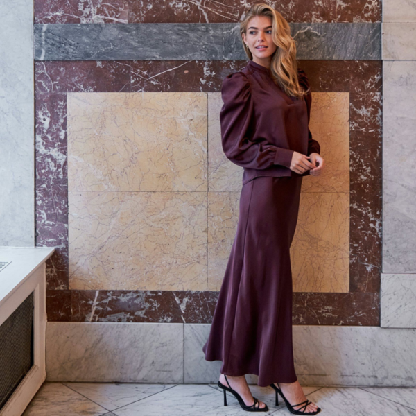 NEO NOIR ROK VICKY HEAVY SATEEN SKIRT BURGUNDY