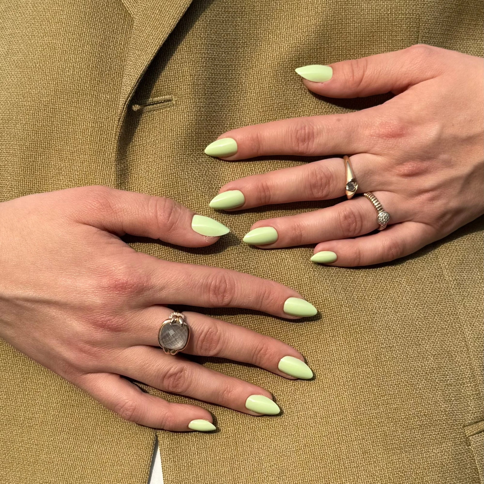 FREAKY NAILS GELNAGELS PRESS-ON MATCHA SOFT GREEN ♥