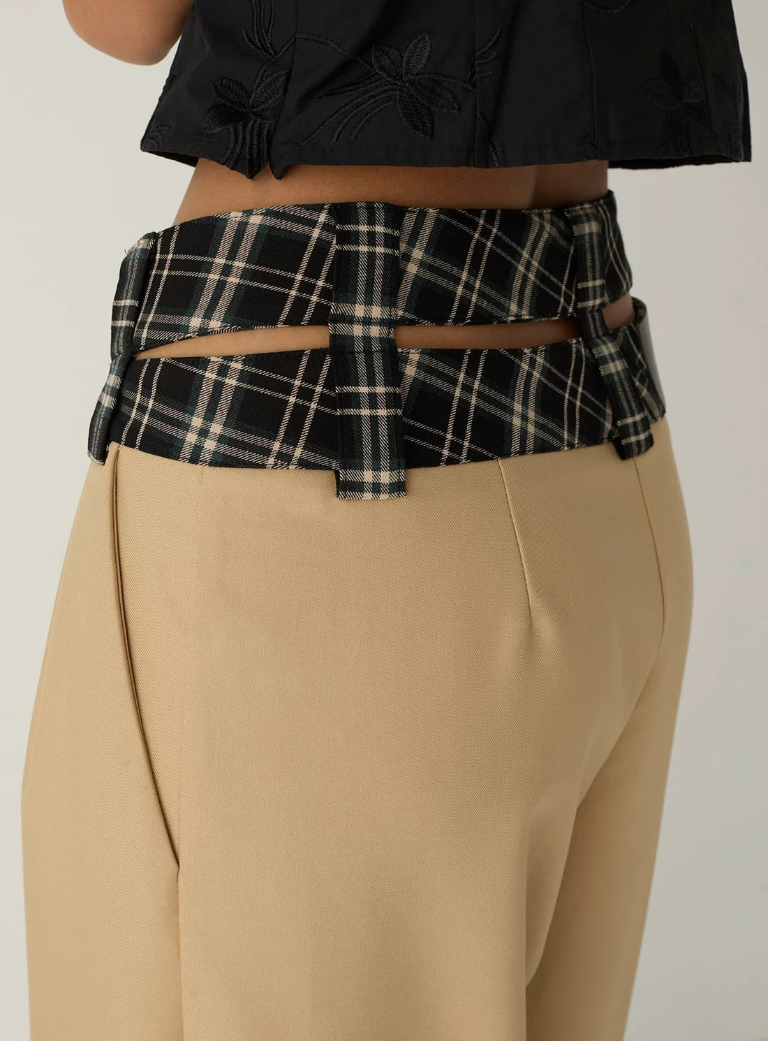 LAAGAM PANTS SMITH TAILORED SAND