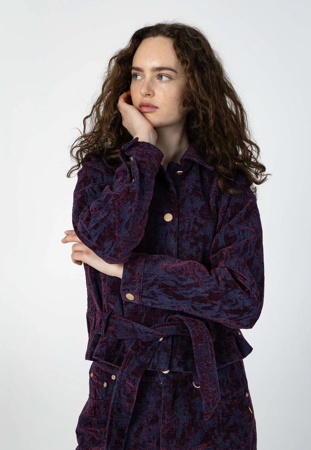 COSTER COPENHAGEN JAS DENIM JACKET DARK BLUE/BORDEAUX