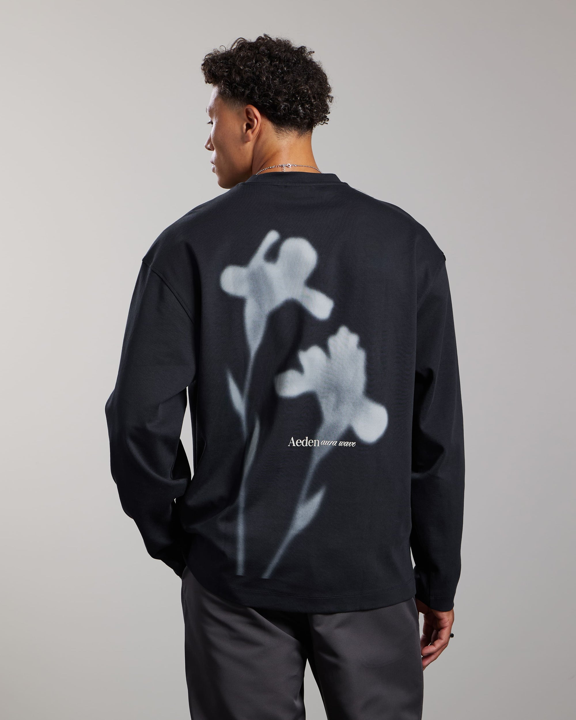 AEDEN SWEATER TOINE LONG-SLEEVE TEE BLACK