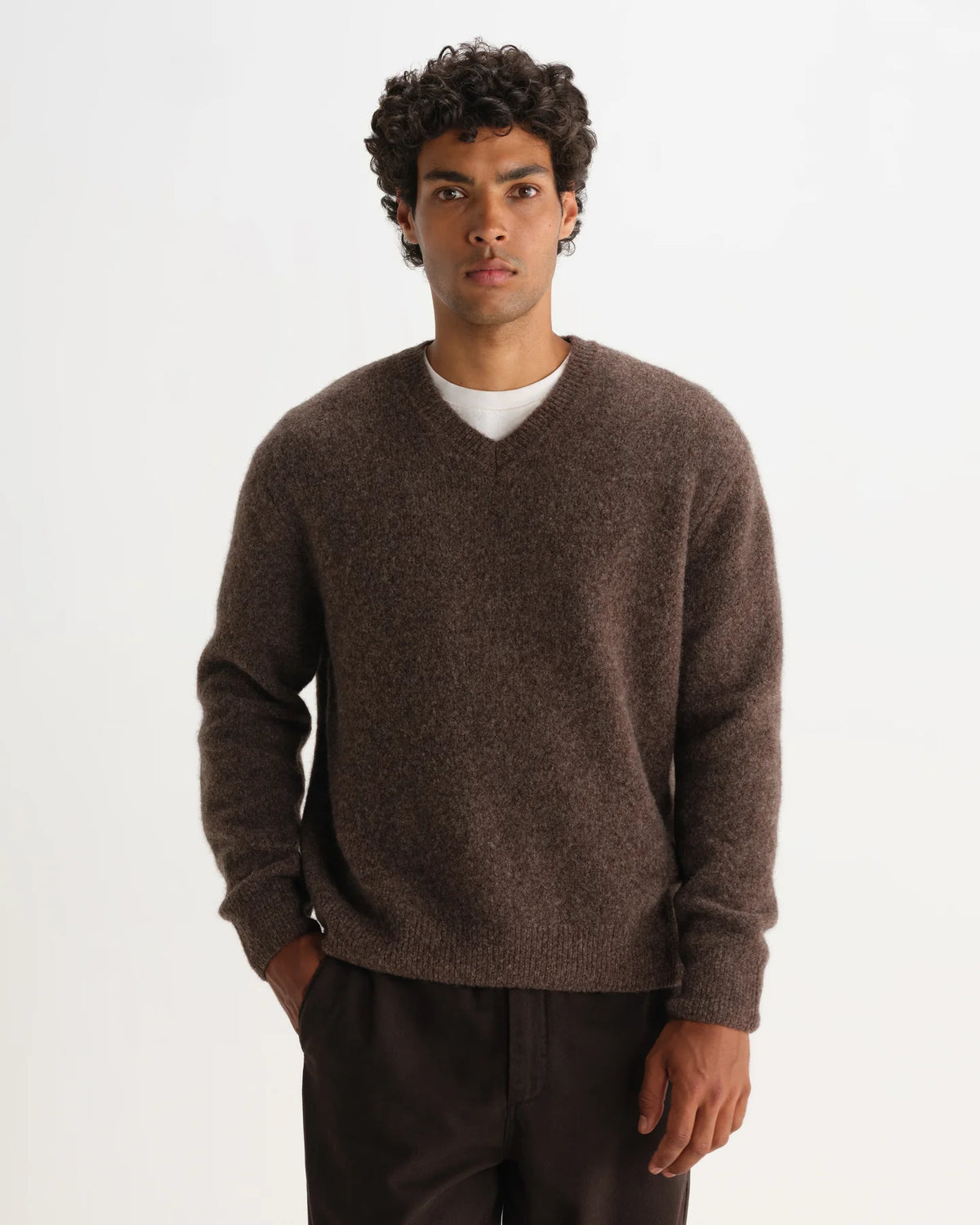 WAX LONDON PULLOVER KEMP V-NECK FLUFFY WOOL BLEND CHOCOLATE BROWN