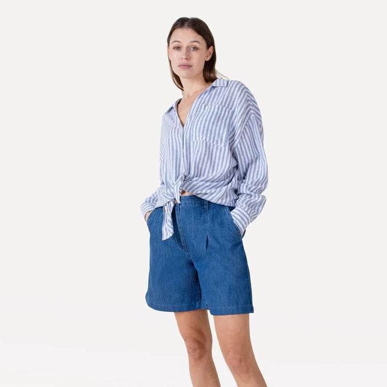 ANOTHER-LABEL SHORT MOORE PLEATED DENIM MID BLUE