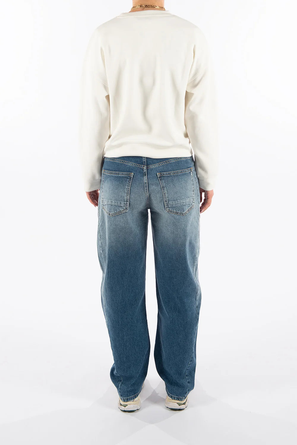 ETIQUETT ESSENTIALS JEANS SHAPEY SINCERELY