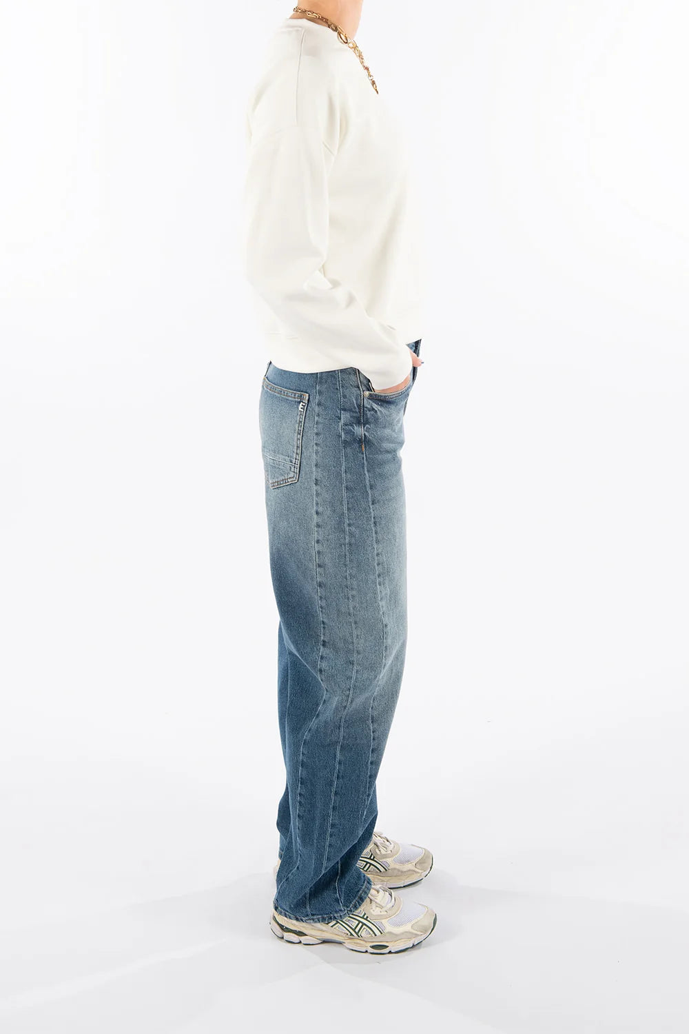 ETIQUETT ESSENTIALS JEANS SHAPEY SINCERELY