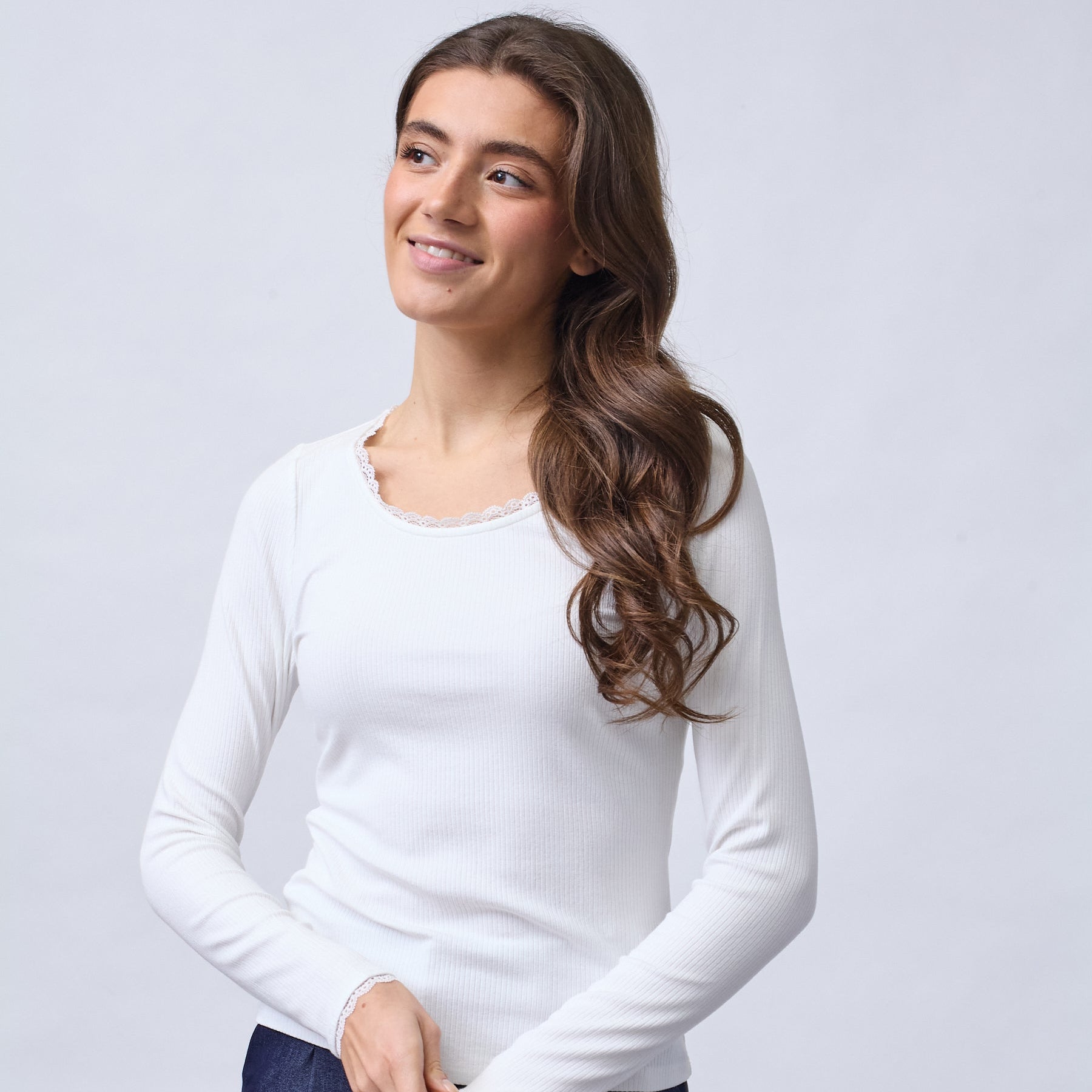 SISTERS POINT TOP VACCO-LS OFF WHITE